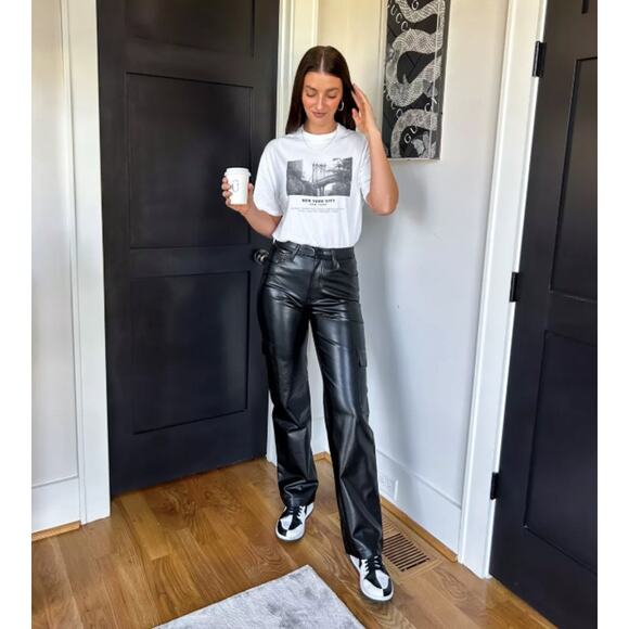 Abercrombie 90s Relaxed High Rise Cargo Jean Pant Vegan Faux Leather 10 / 30 - Picture 1 of 8